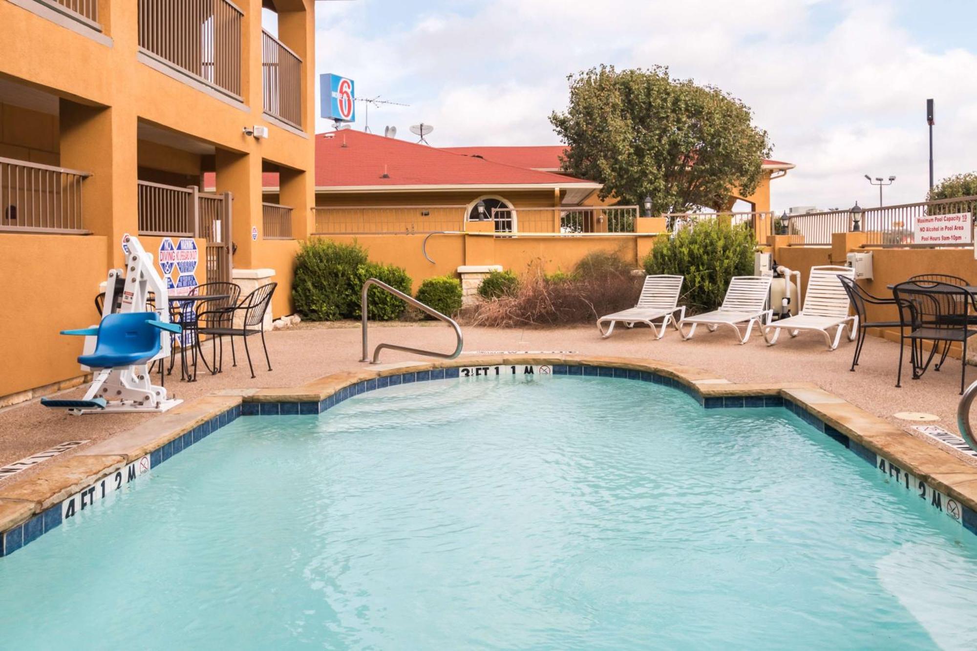 Motel 6 Alvarado Tx Buitenkant foto